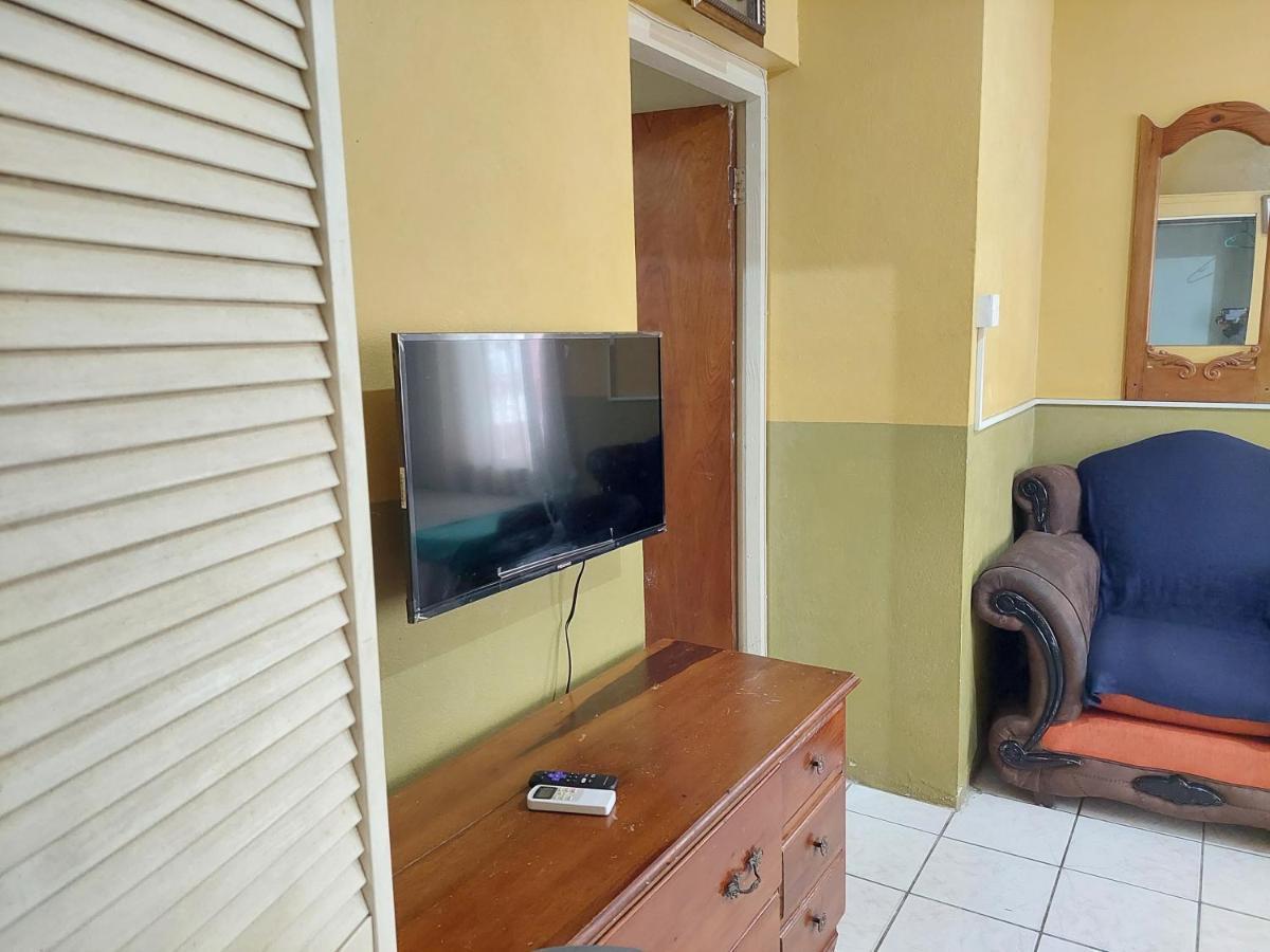 Dancehall Hostel Кингстон Экстерьер фото
