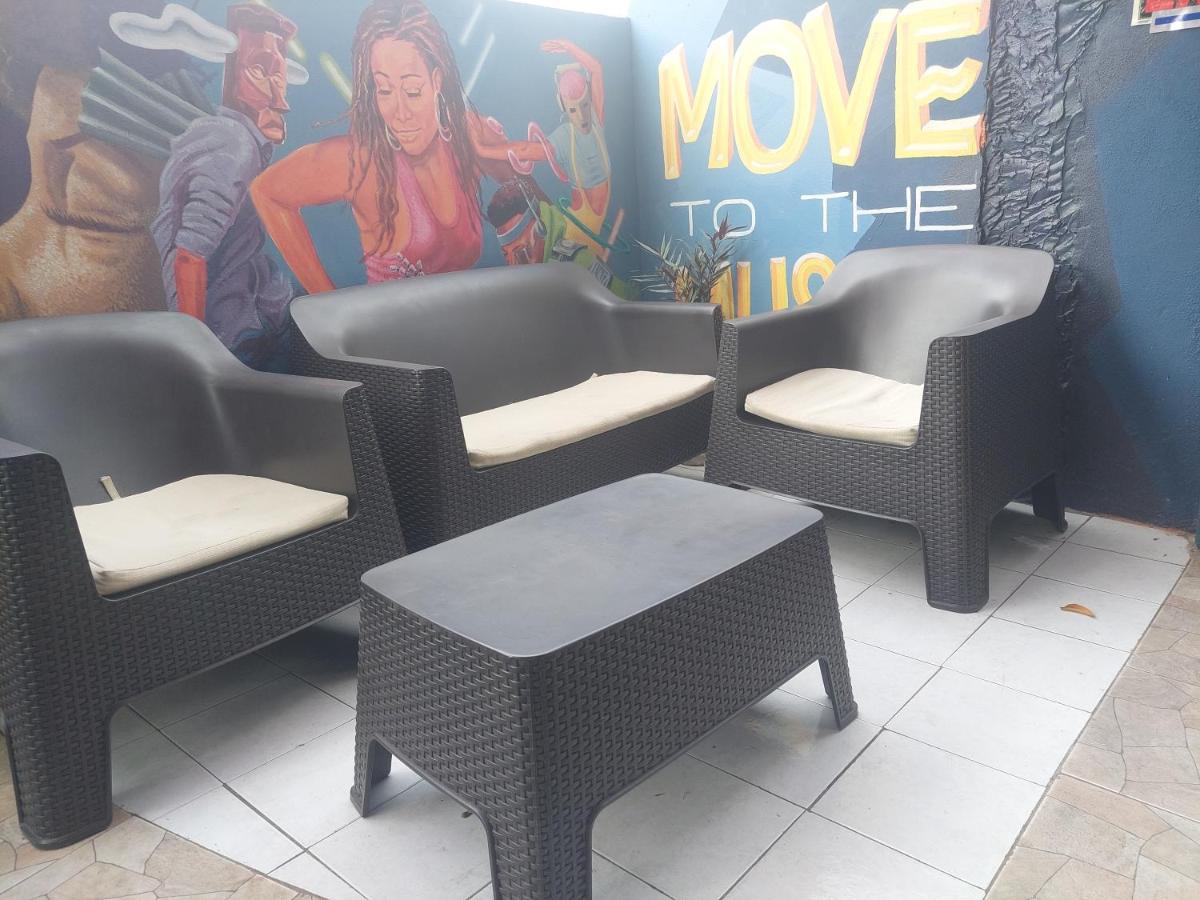 Dancehall Hostel Кингстон Экстерьер фото